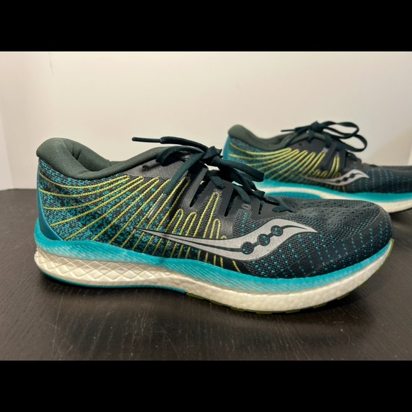 NWOB Saucony Liberty ISO 2 Running Shoes Sneakers Green/Teal Mens Size 9.5